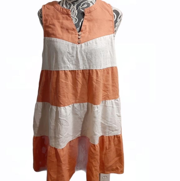 entro Dresses & Skirts - Gorgeous Midi Dress by Entro 💐